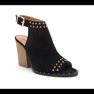 NIB Qupid Barnes Stacked Heel Buckle Booties